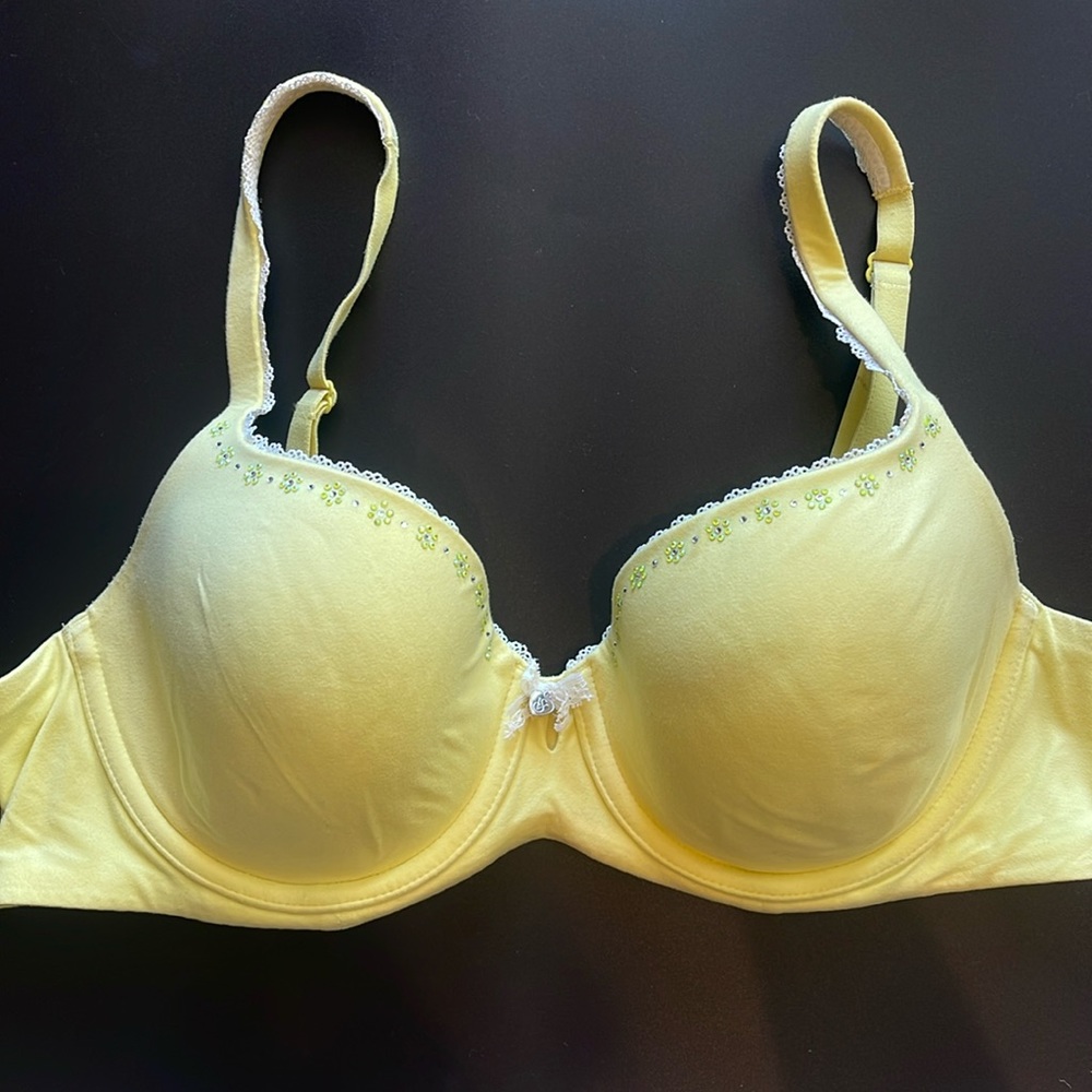 Victoria’s Secret body by Victoria lined Demi buste double